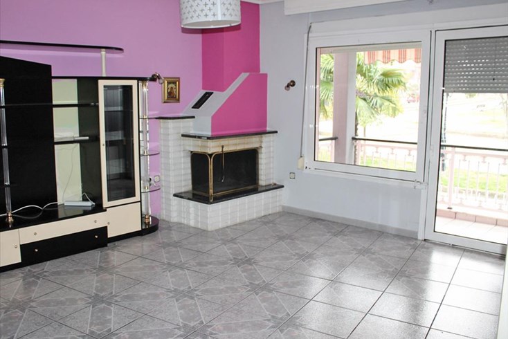 Realty photo 2