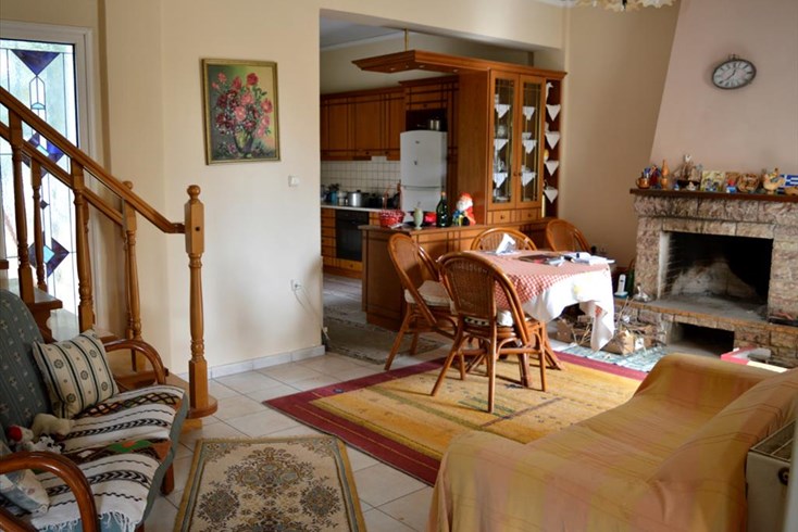 Realty photo 1