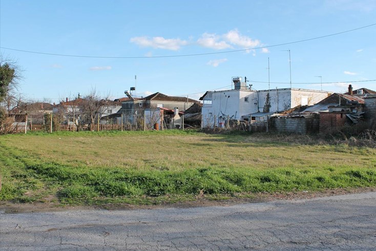 Realty photo 2