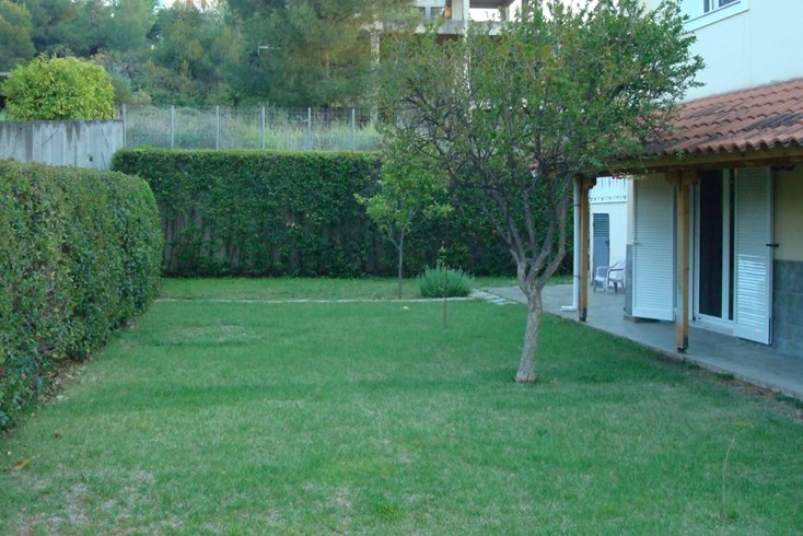 Realty photo 2