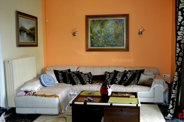 Realty photo 3