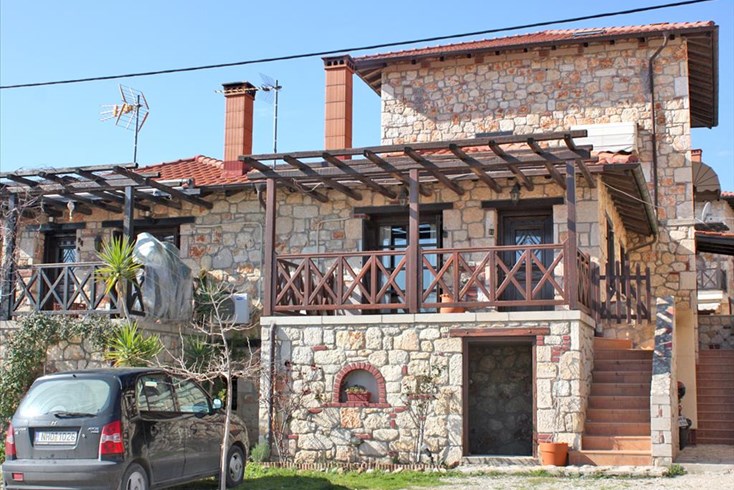 Realty photo 2