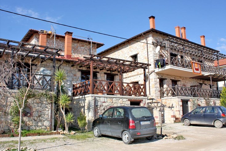 Realty photo 3