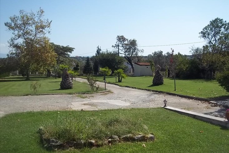 Realty photo 3