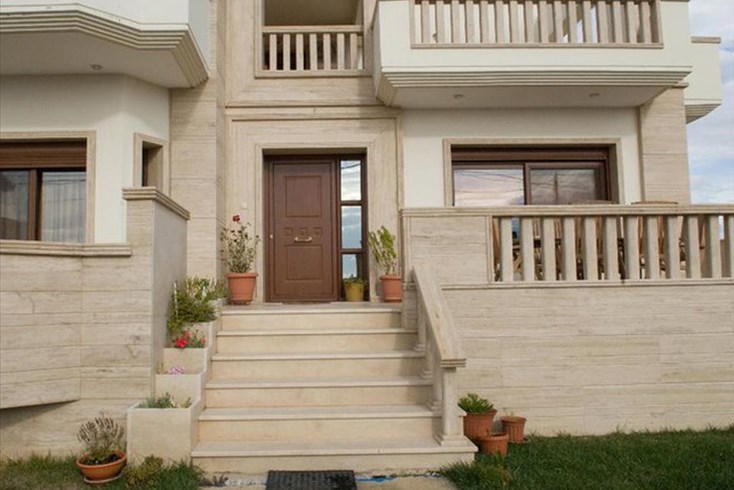 Realty photo 3