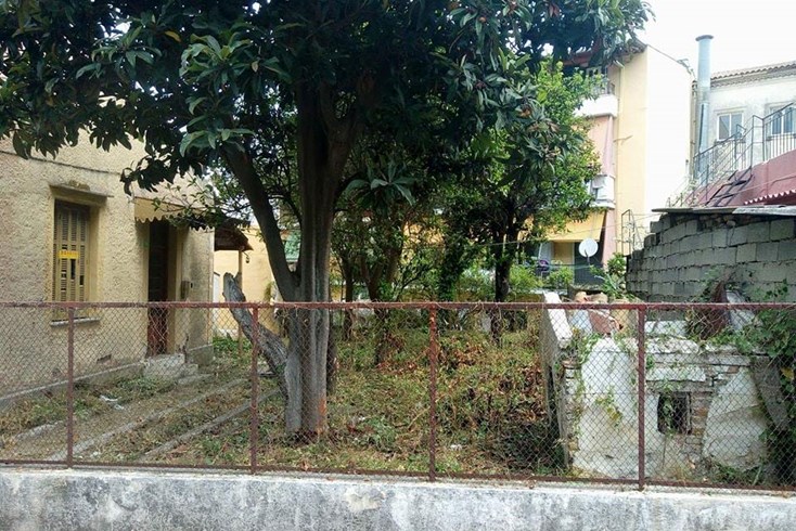 Realty photo 1