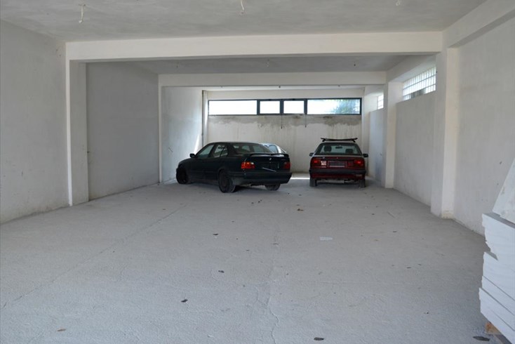 Realty photo 2