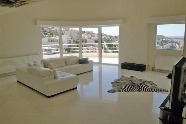 Realty photo 2