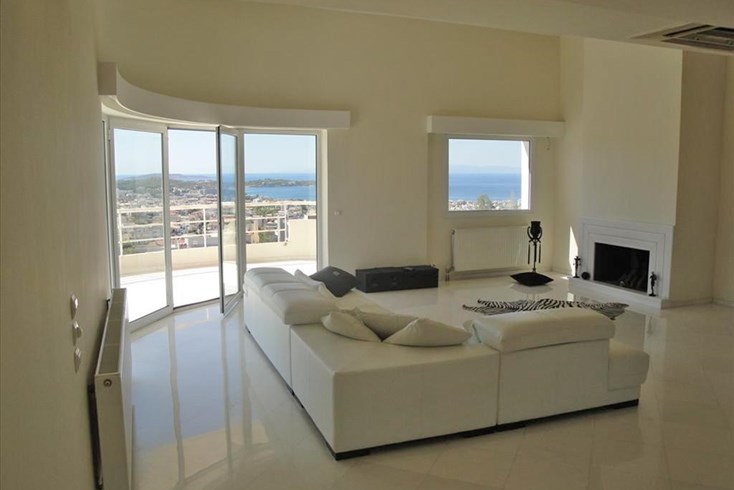 Realty photo 3
