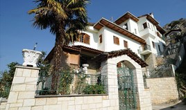 Villa 340 m² in North Greece
