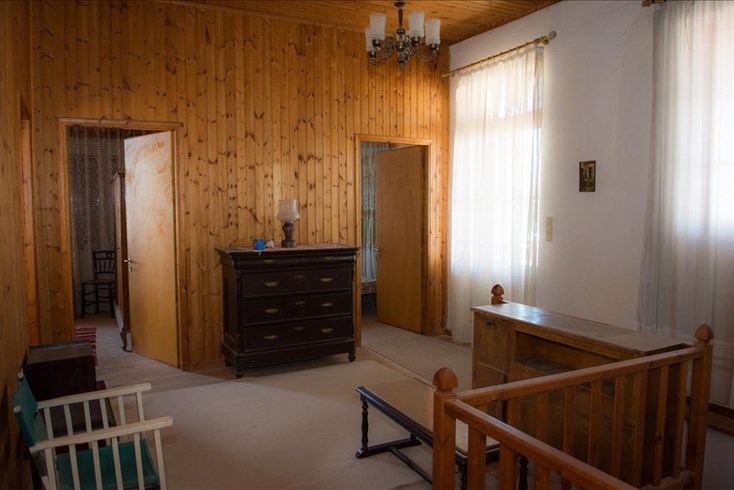 Realty photo 1