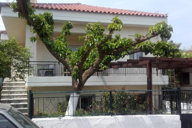 Realty photo 2