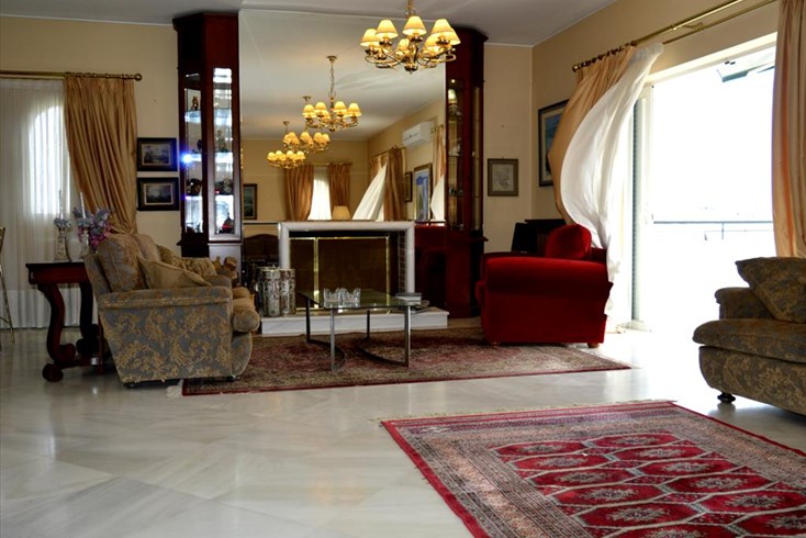 Realty photo 3