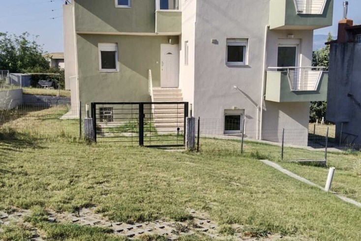 Realty photo 1