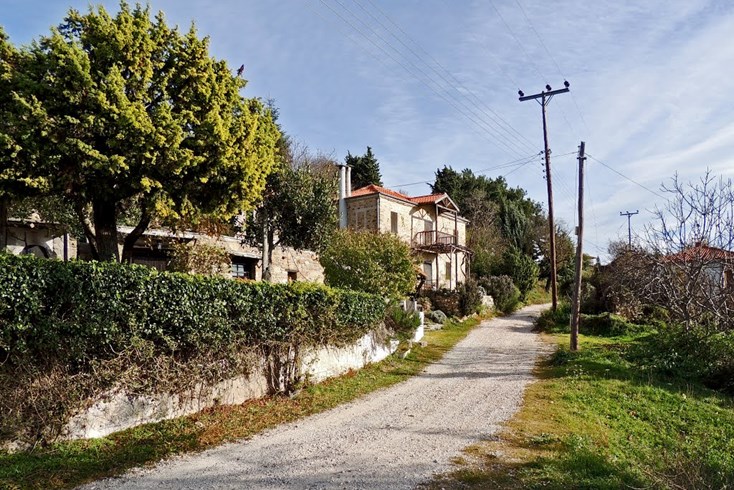Realty photo 2