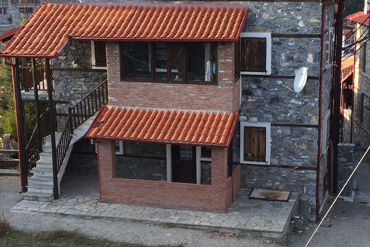 Realty photo 1
