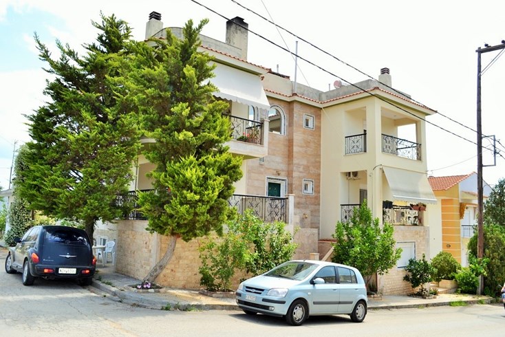 Realty photo 1