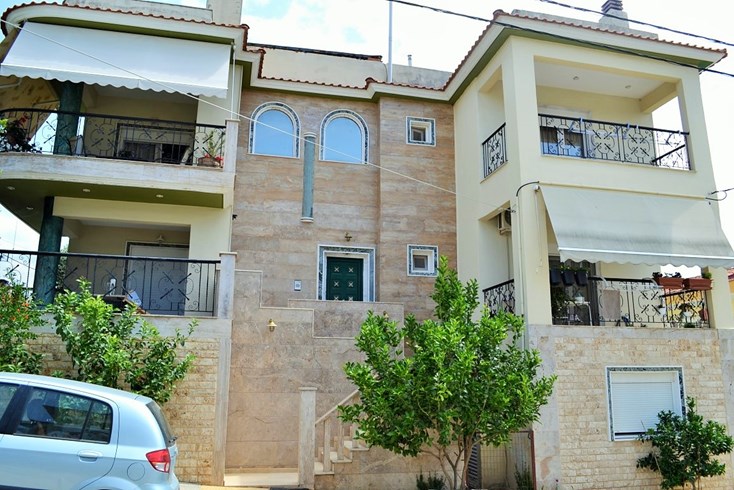 Realty photo 3