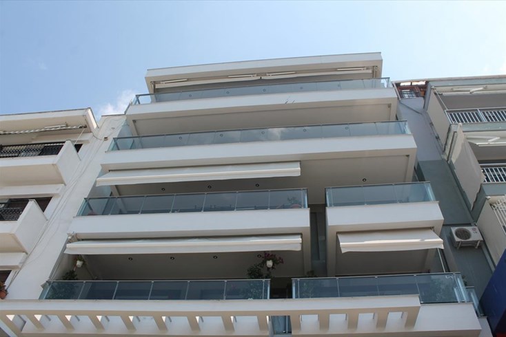 Realty photo 1