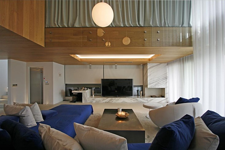 Realty photo 1