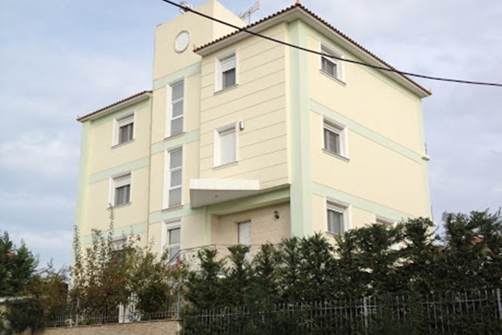Realty photo 1