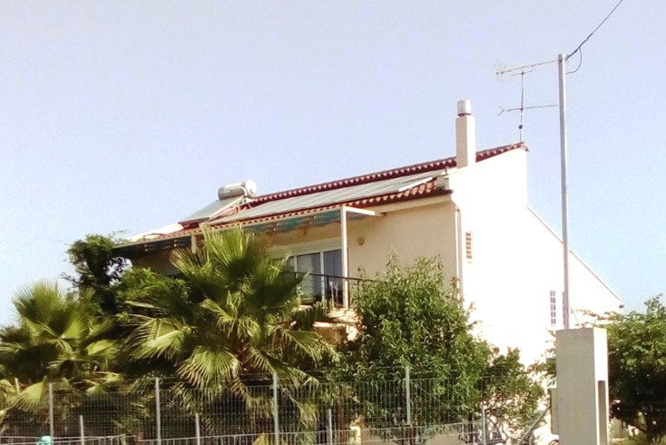 Realty photo 2