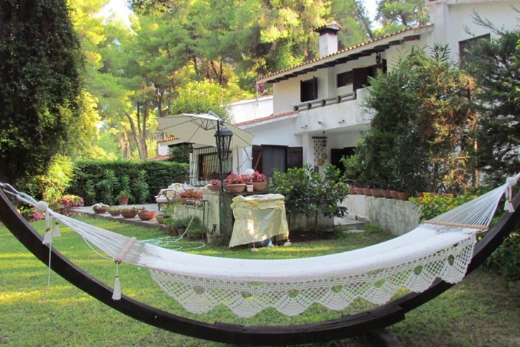 Realty photo 1