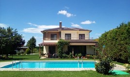 Villa 240 m² in the suburbs of Thessaloniki
