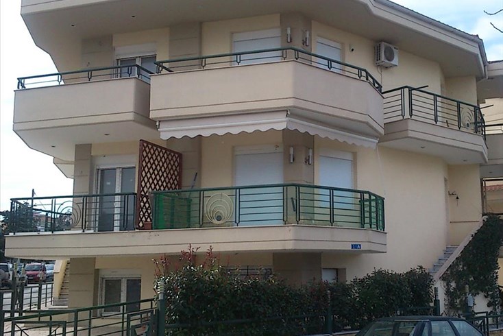 Realty photo 1