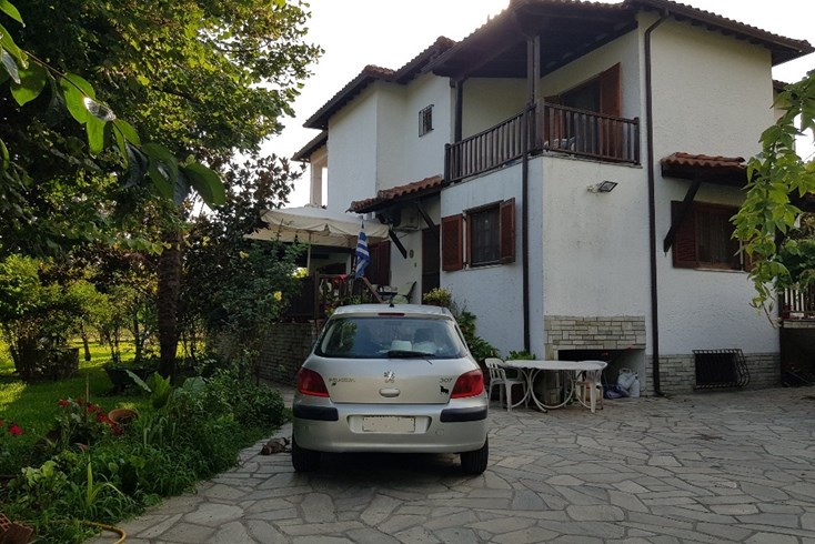 Realty photo 2