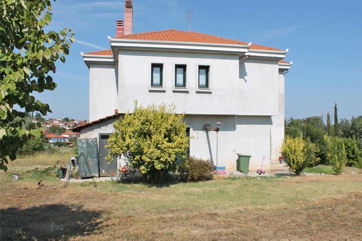 Realty photo 2