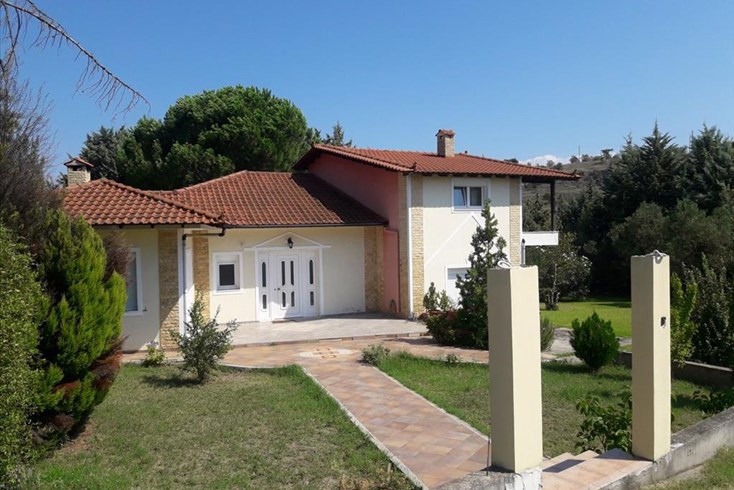 Realty photo 2