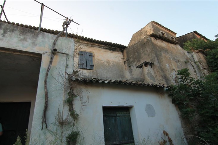 Realty photo 2