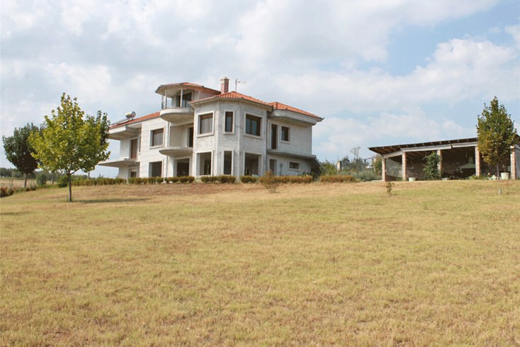 Realty photo 2