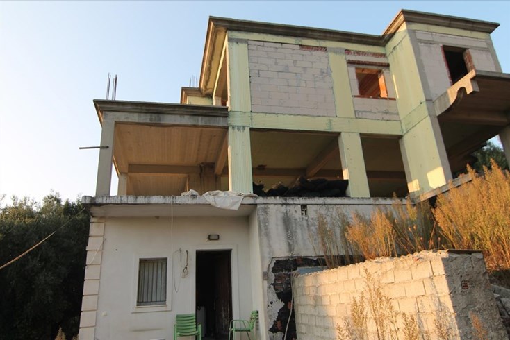 Realty photo 2