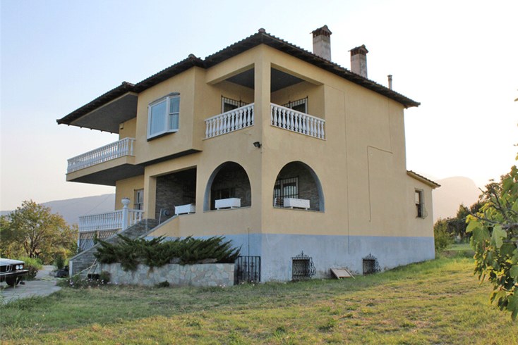 Realty photo 2