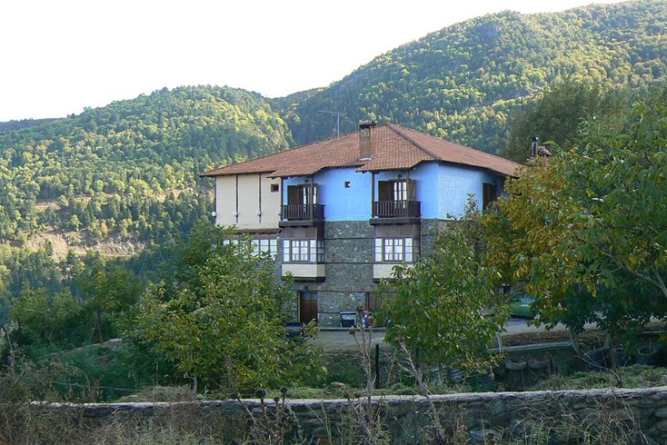Realty photo 1
