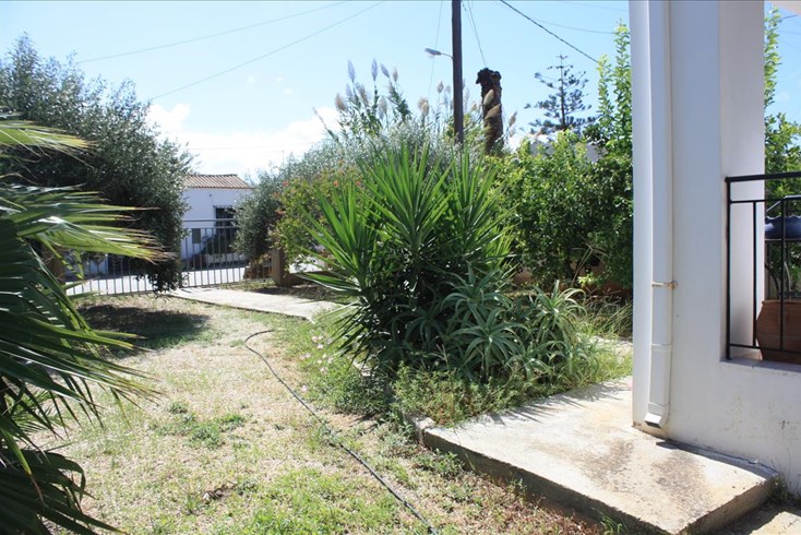 Realty photo 3