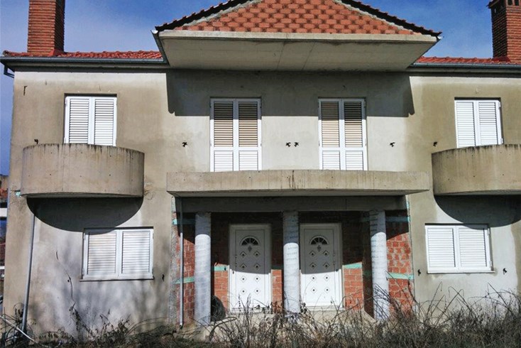 Realty photo 3