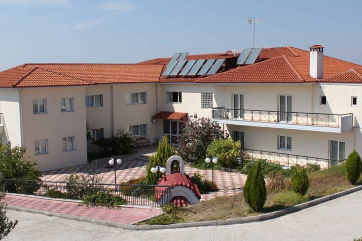 Realty photo 1