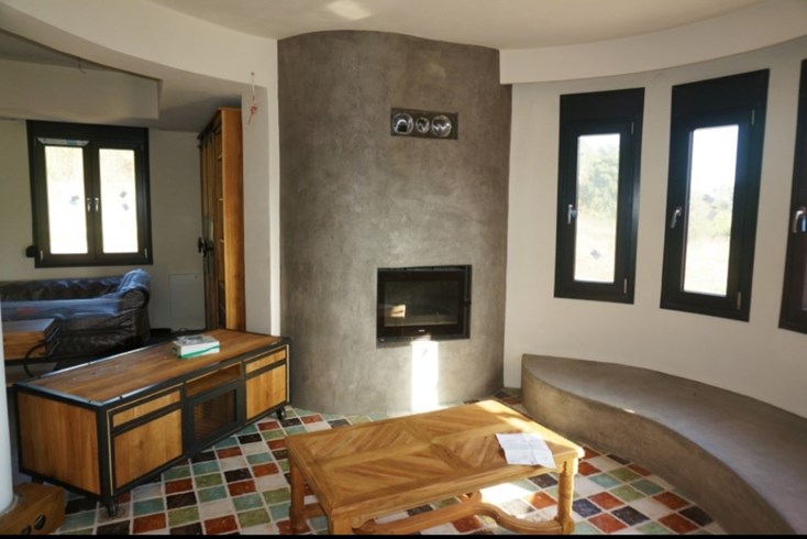 Realty photo 3