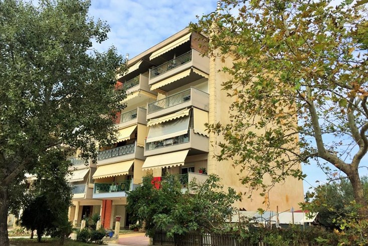 Realty photo 1