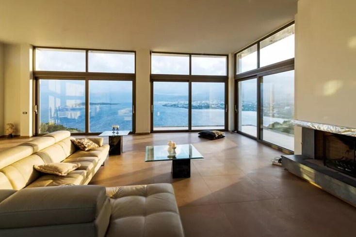 Realty photo 2