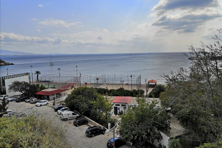 Realty photo 3