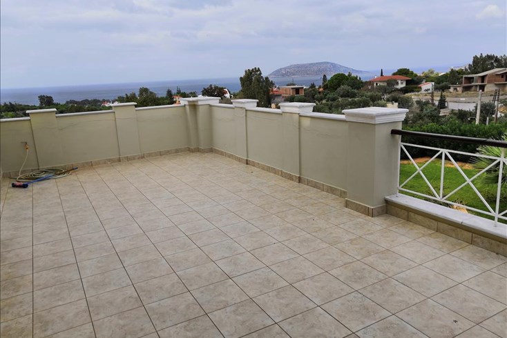 Realty photo 2