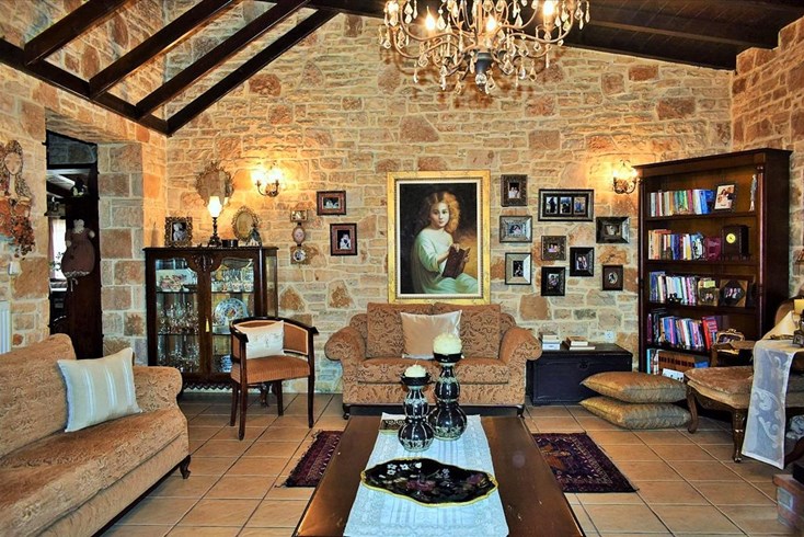 Realty photo 2