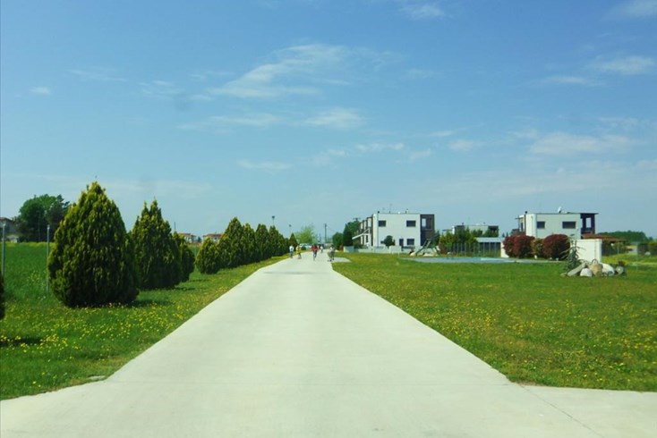 Realty photo 3