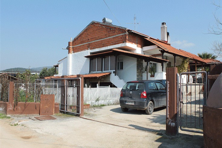 Realty photo 2
