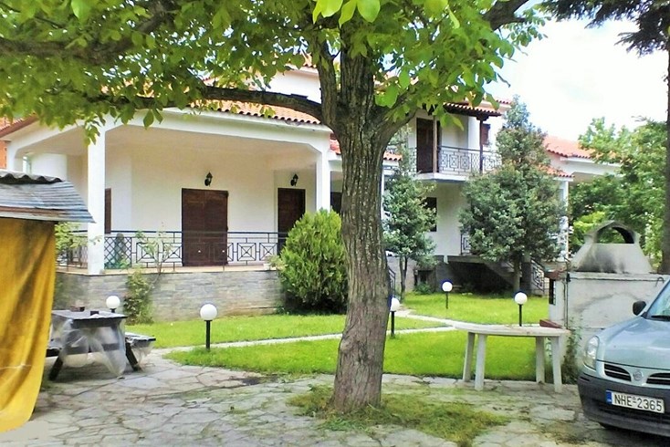 Realty photo 2