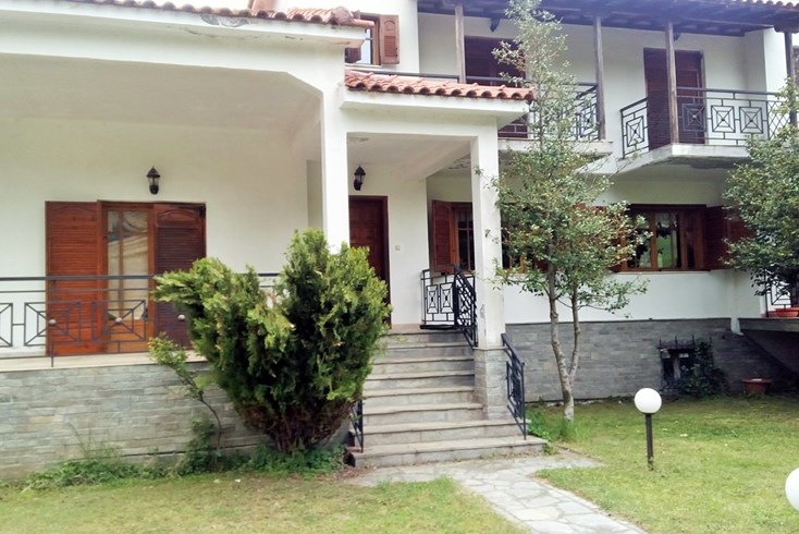 Realty photo 3